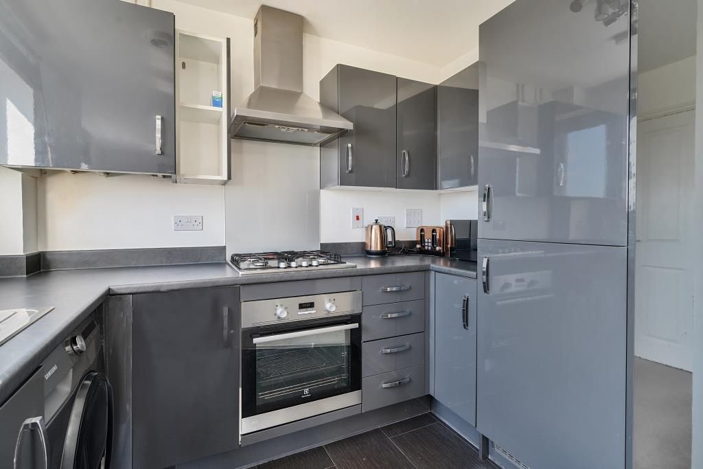 Property photo 3 of 20 Kitchen