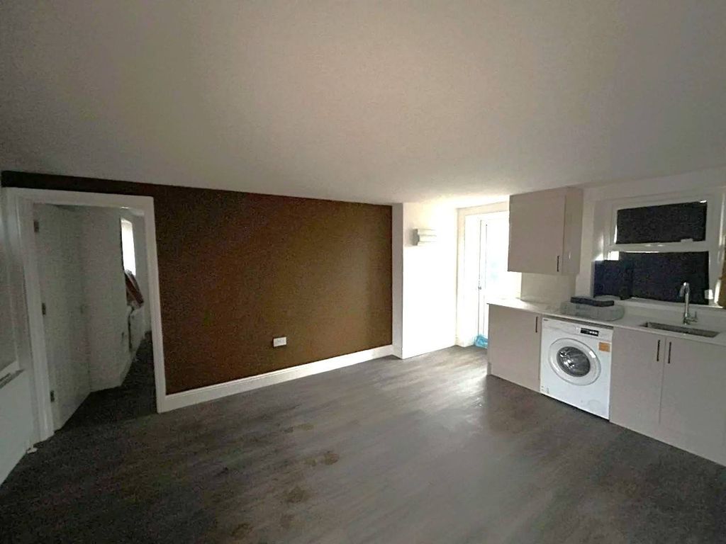 Property photo 3 of 5 Gallery