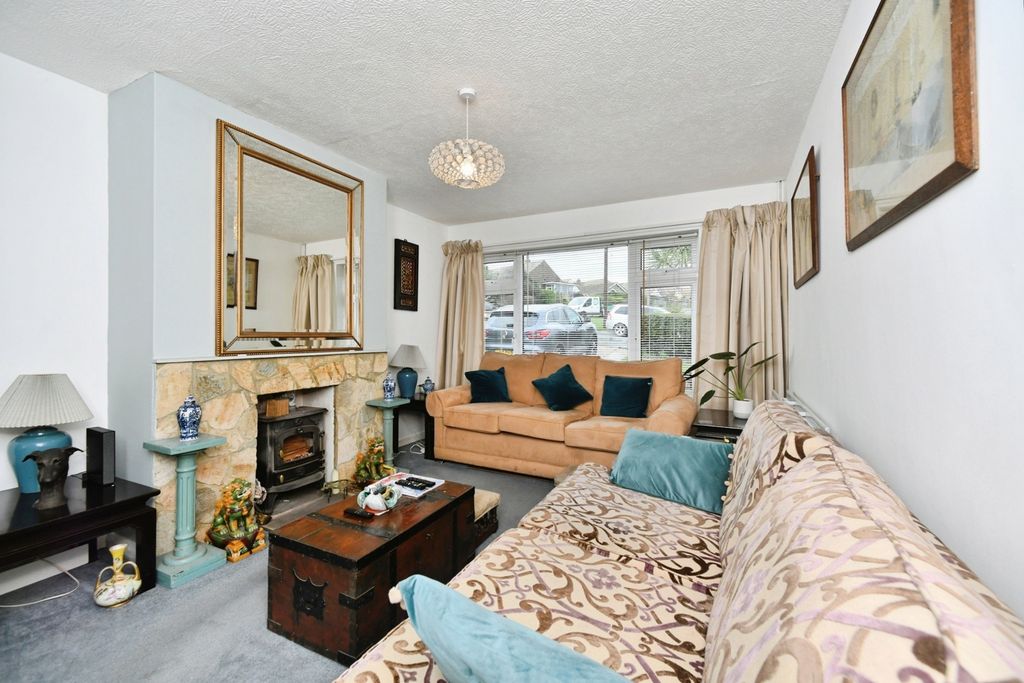 Property photo 2 of 21 Living Room