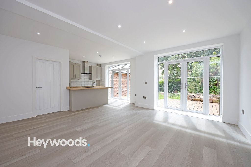 Property photo 3 of 42