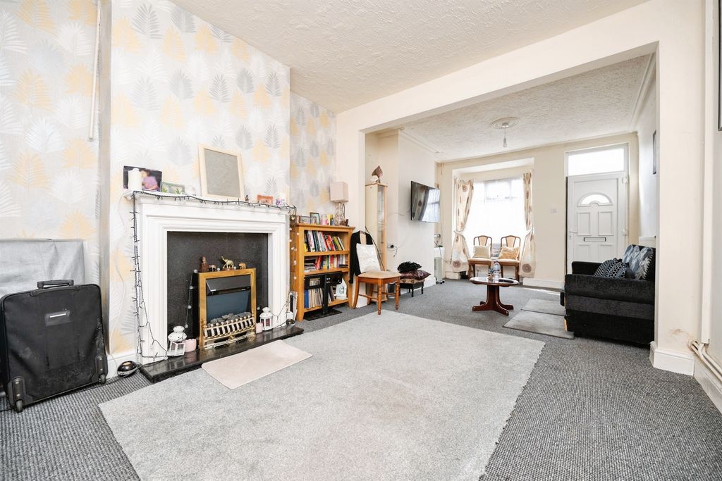 Property photo 3 of 13
