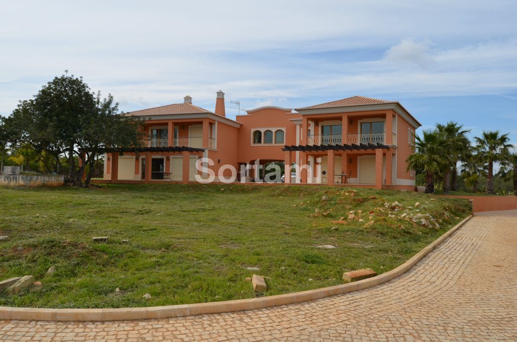 Property photo 1 of 32