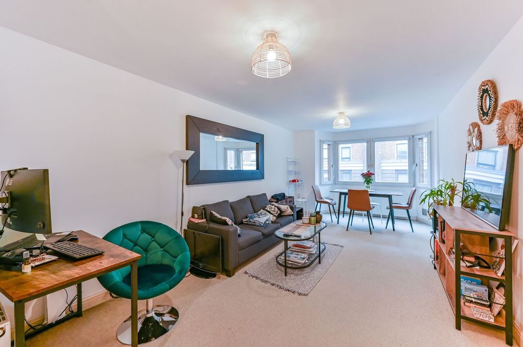 Property photo 1 of 6