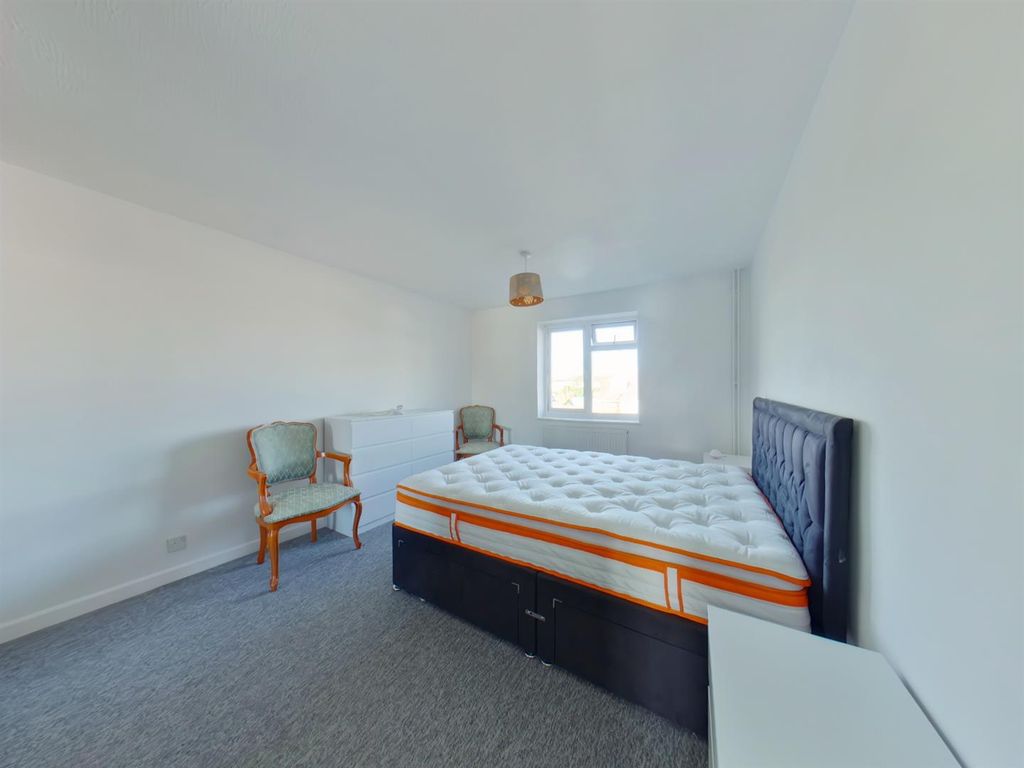 Property photo 3 of 15 Bedroom 1.Jpg