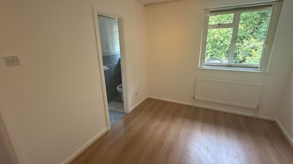 Property photo 2 of 11 Gallery