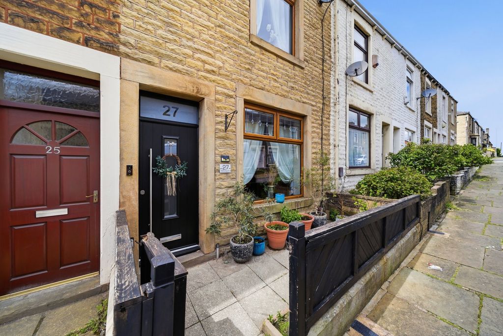 Property photo 1 of 31