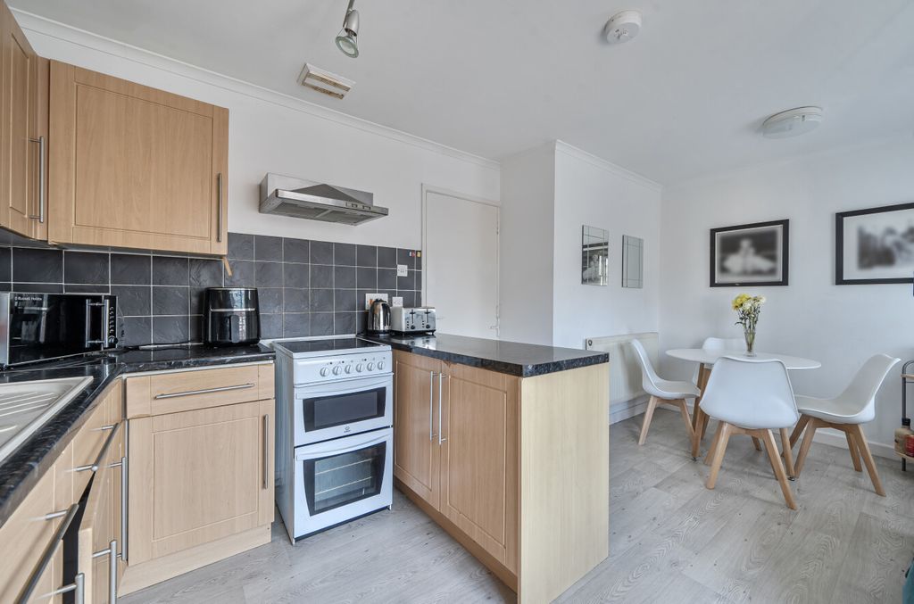 Property photo 2 of 10 1422236-1-69A848d...