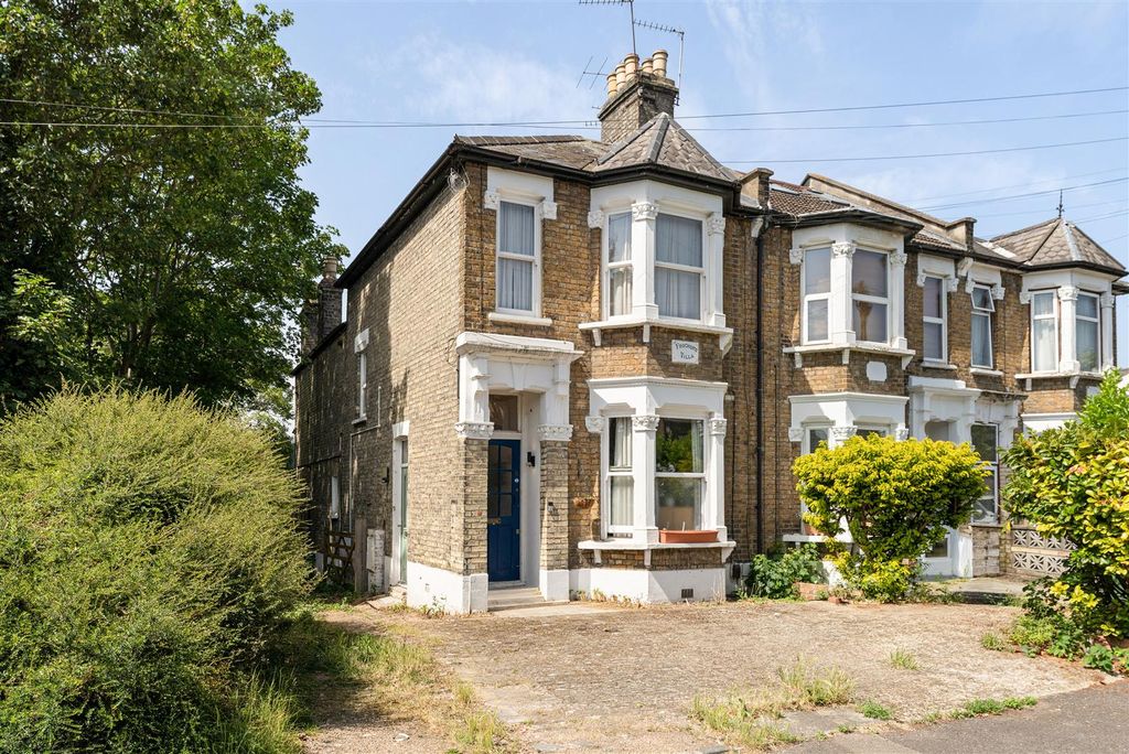 Property photo 1 of 18 Stanhope Road, E17