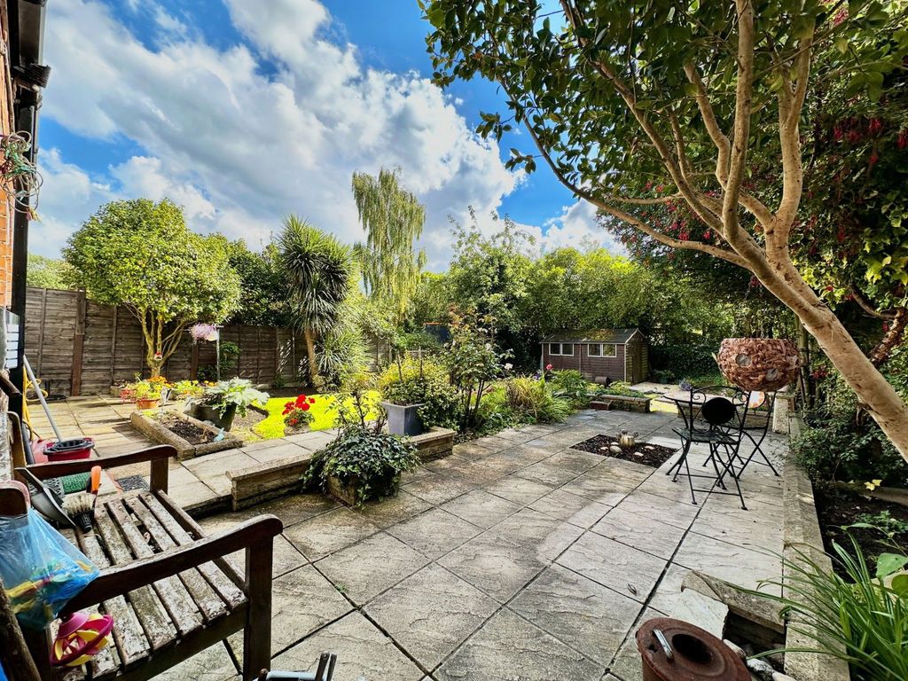Property photo 2 of 34