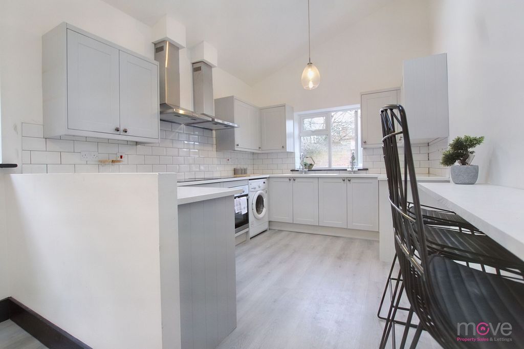 Property photo 2 of 11 Photo 4