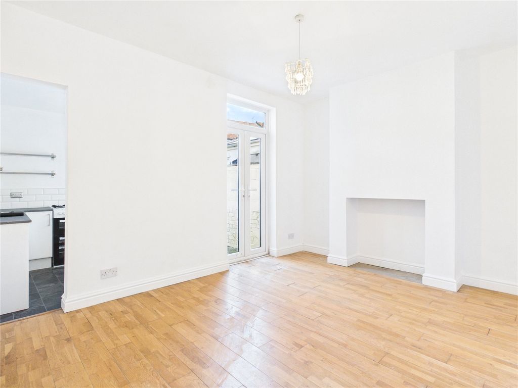 Property photo 1 of 19 Picture No. 22