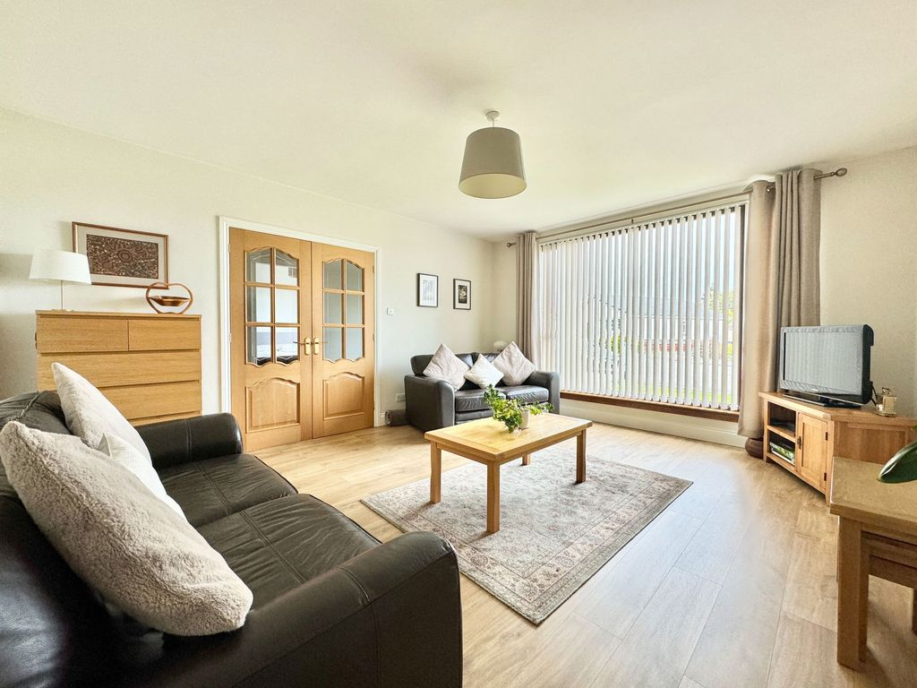Property photo 2 of 33