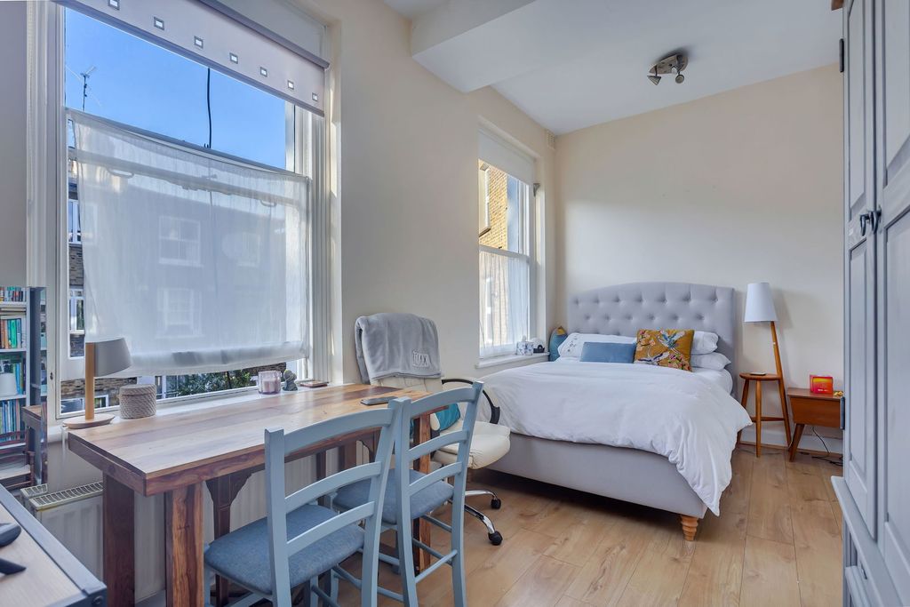 Property photo 2 of 9