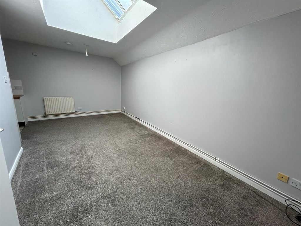 Property photo 3 of 10 8.Jpg