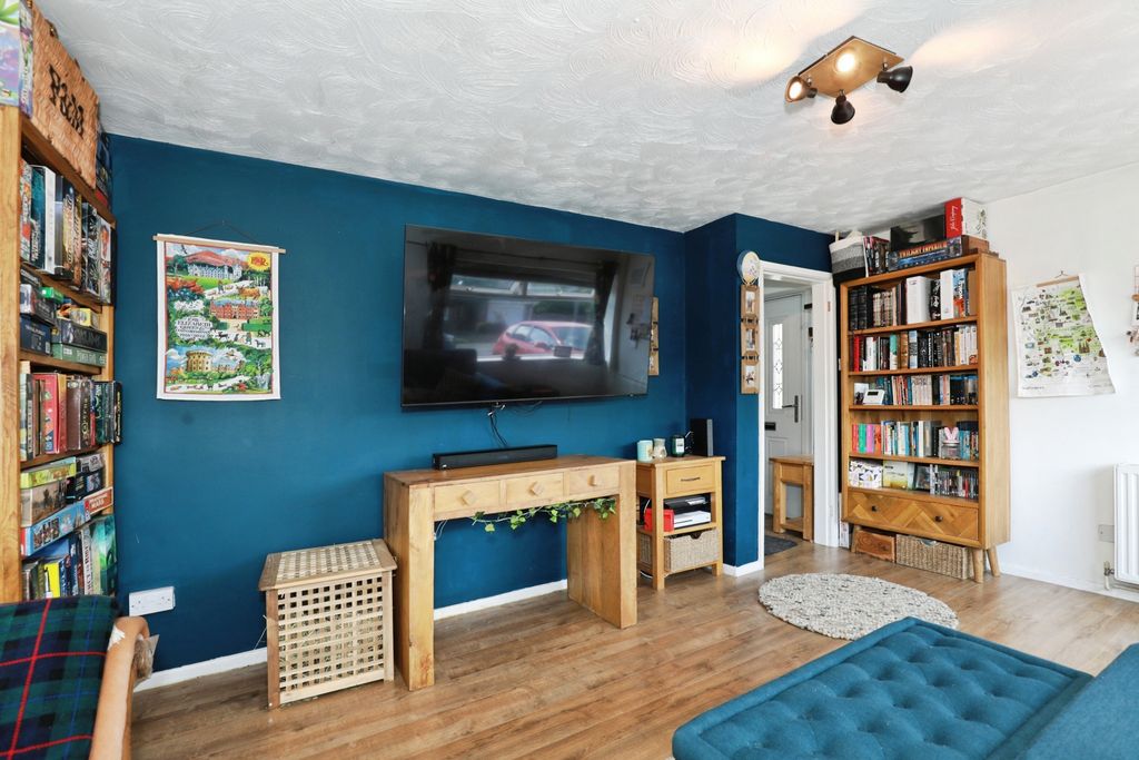Property photo 3 of 15 Living Room