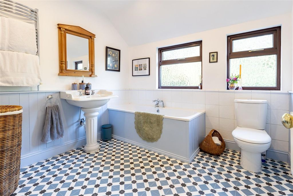 Property photo 3 of 25 Eb9A7251-Hdr.Jpg