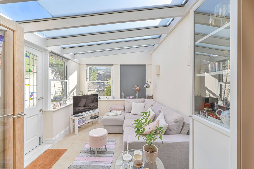 Property photo 3 of 16