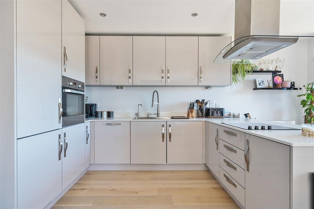 Property photo 3 of 24 1323720-19-68710F7d8E546.Jpg