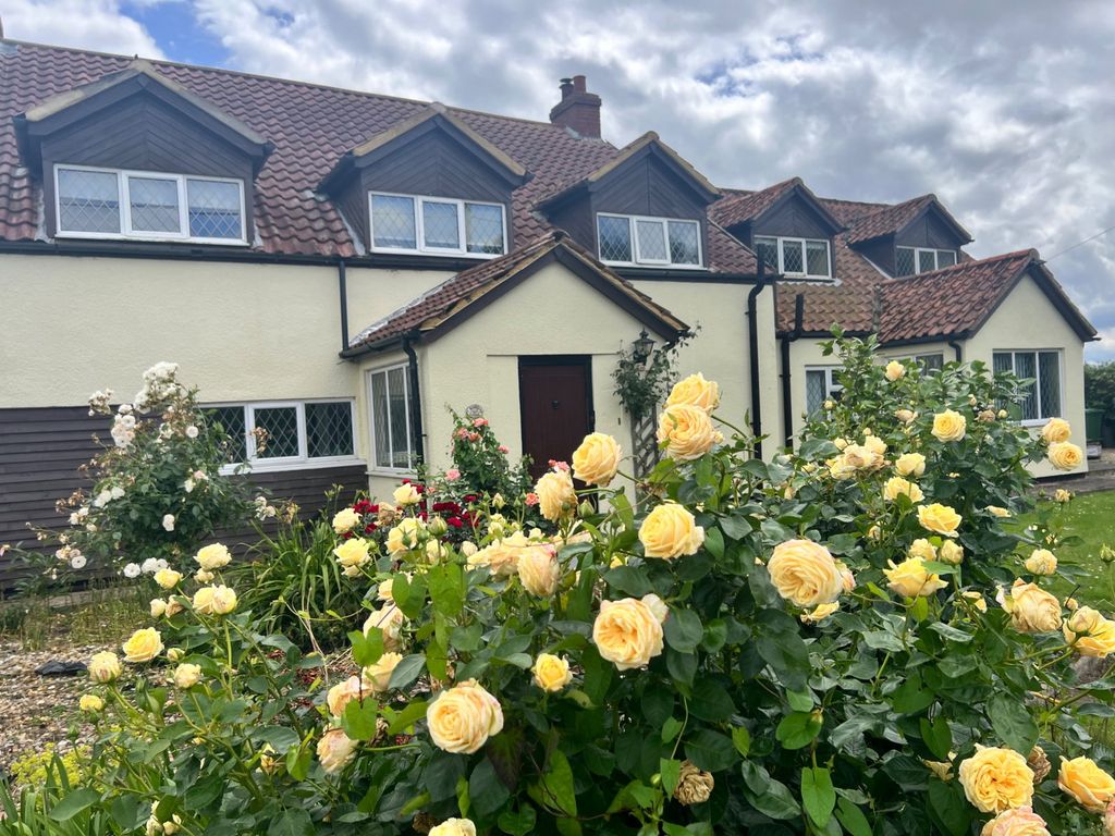 Property photo 1 of 32