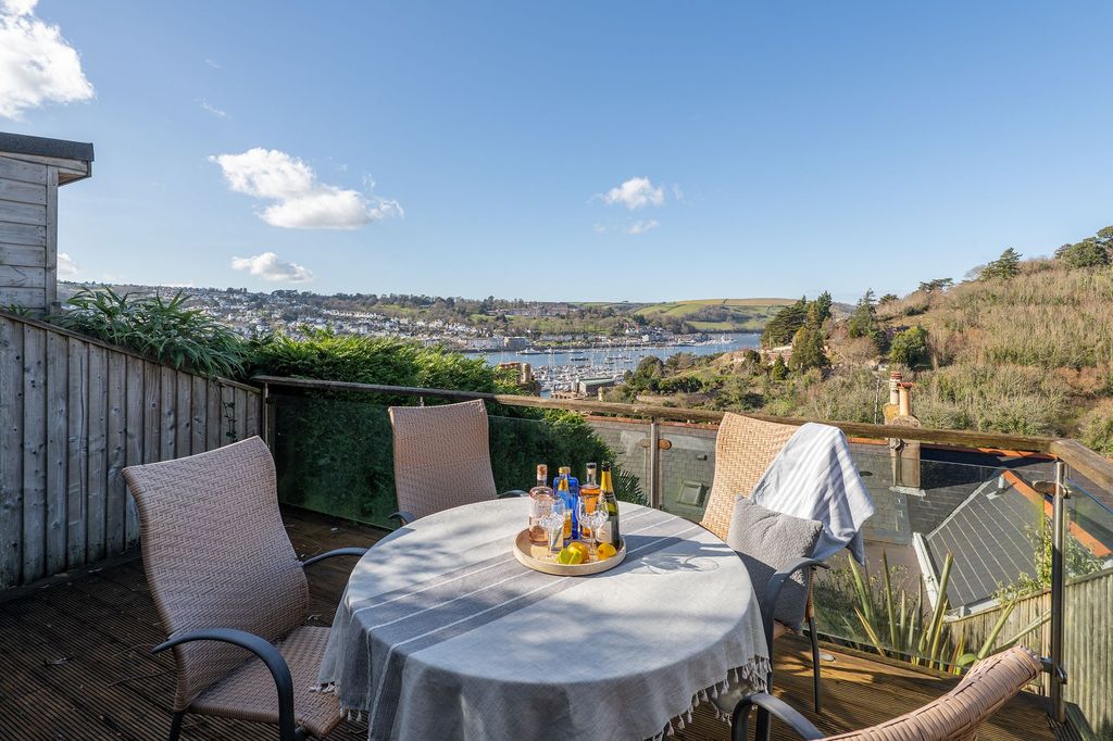 Property photo 2 of 9 Terrace_Spittis Park_Kingswear