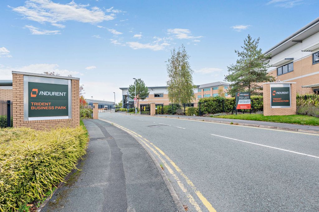 Property photo 3 of 6 8666710-Exterior07-800