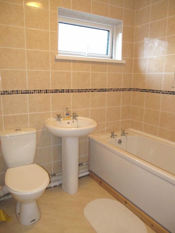 Property photo 2 of 12 Bathroom