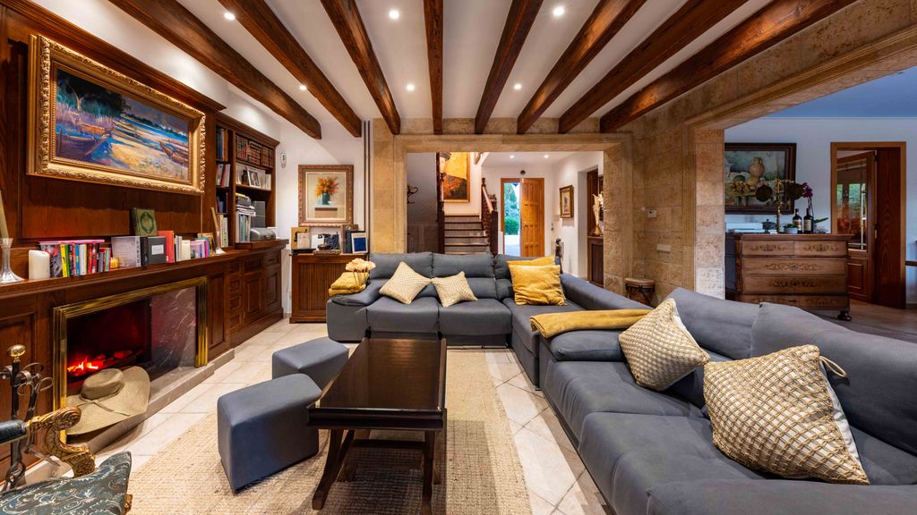 Property photo 3 of 20 67619 Small-18.Jpg