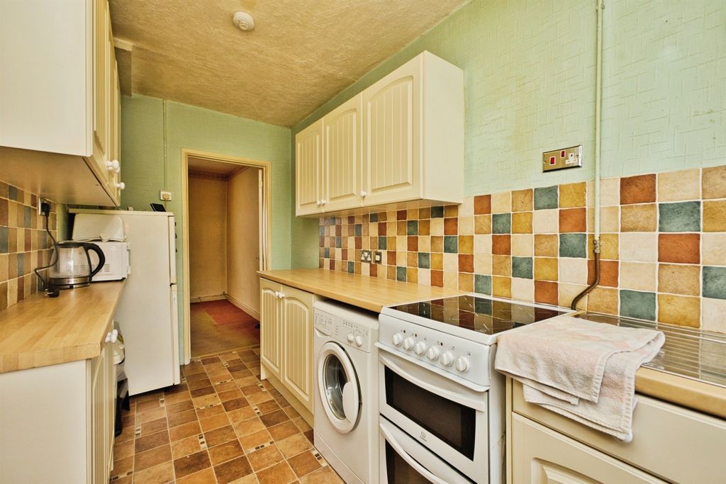 Property photo 2 of 14