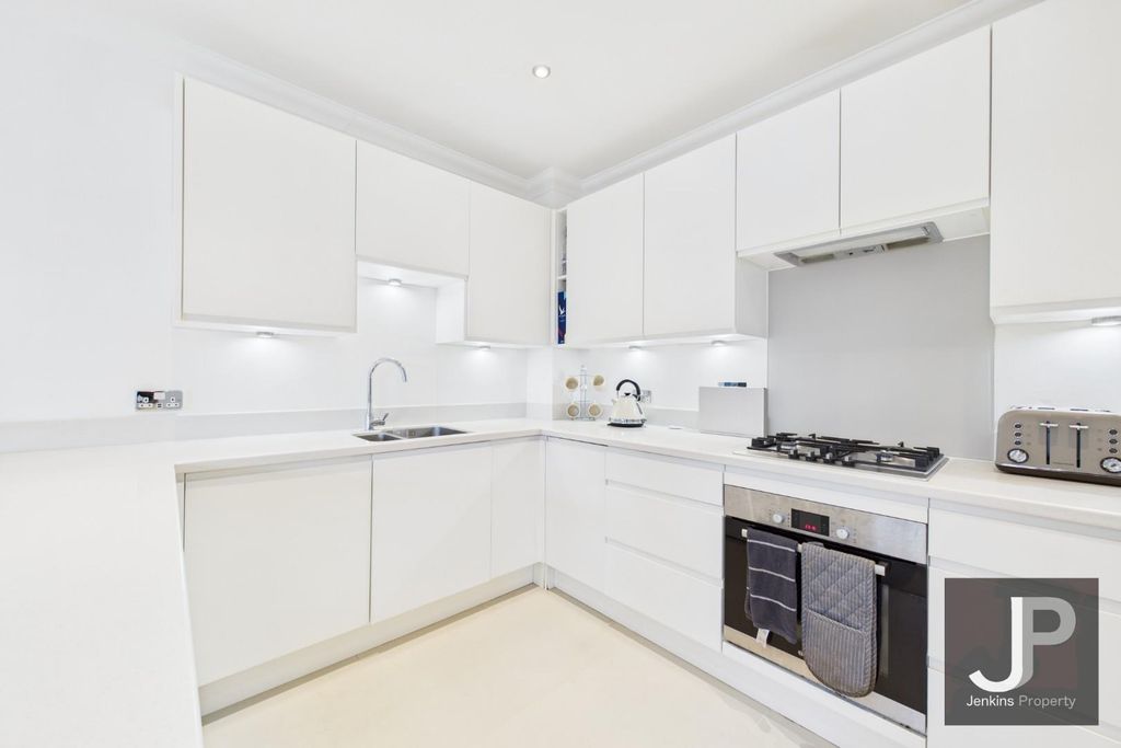 Property photo 3 of 12 Cam01632G0-Pr0248-Still008.Jpg