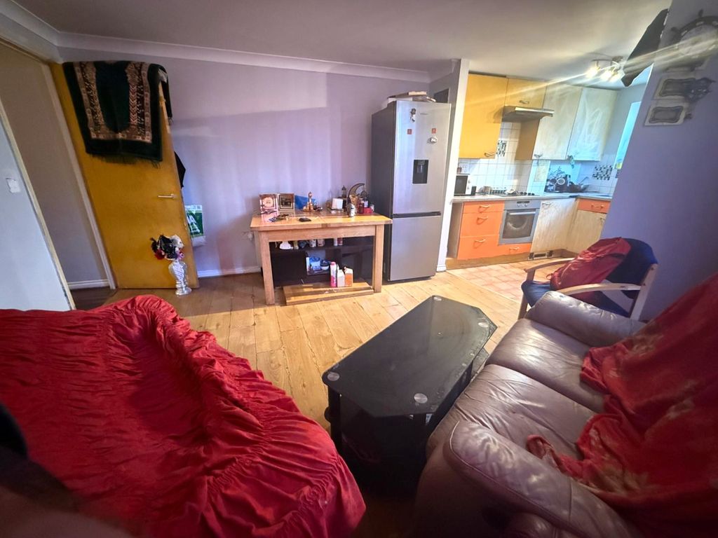 Property photo 2 of 6