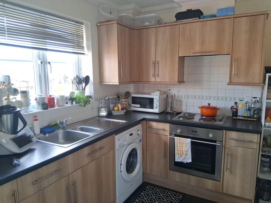 Property photo 2 of 4 Bedroom