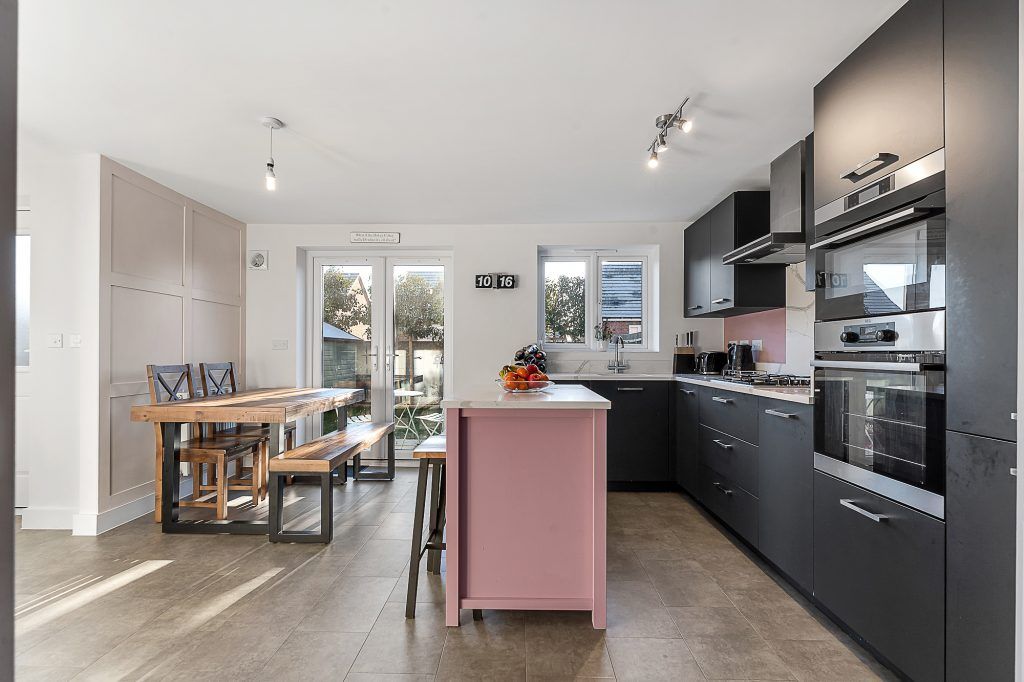 Property photo 2 of 24