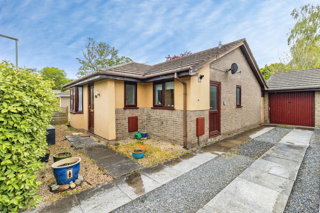 Property photo 1 of 27