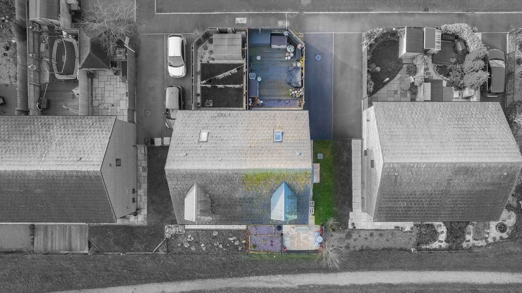 Property photo 3 of 28