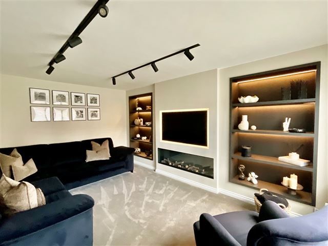 Property photo 3 of 21 Lounge