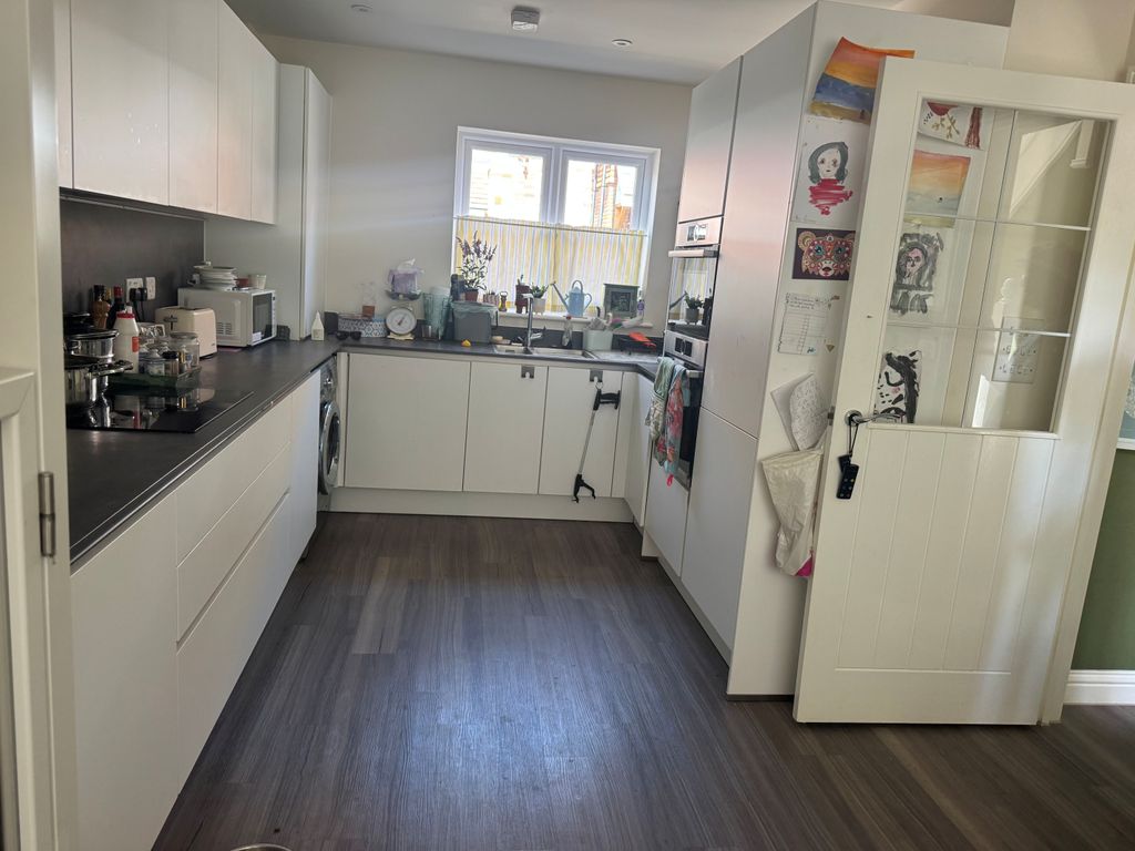 Property photo 2 of 15 3 Cherry Tree Lane - Kitchen