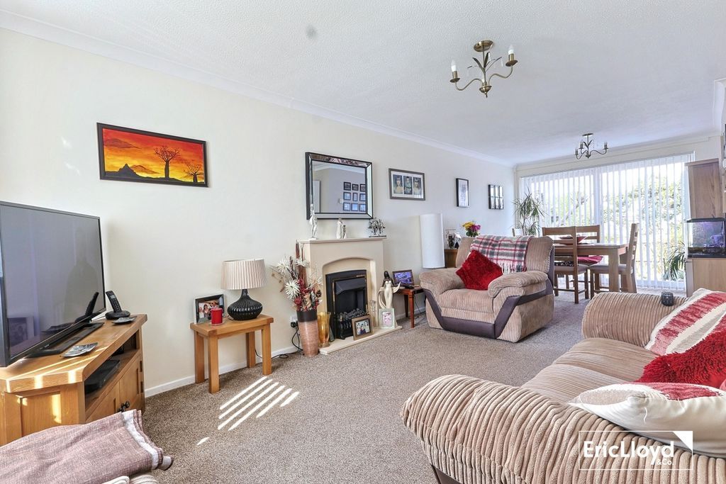 Property photo 2 of 15 Photo 13