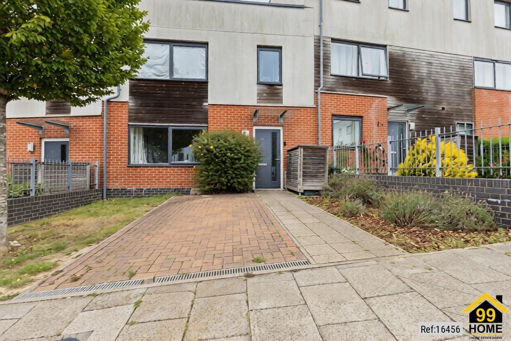 Property photo 1 of 11 Photo 0