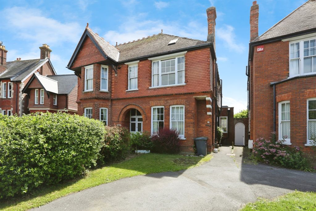 Property photo 1 of 16