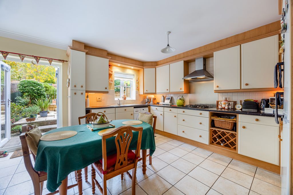 Property photo 3 of 14 A06 - 95 Gras Lawn Exeter - 251014