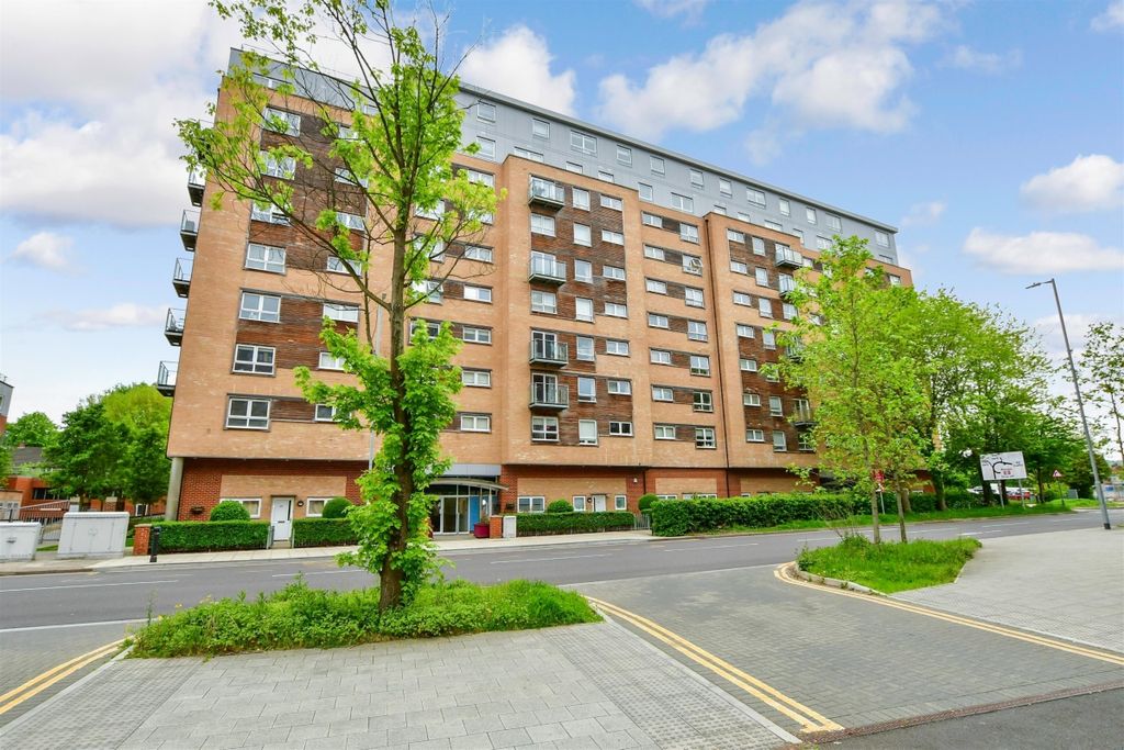 Property photo 1 of 7 External Front Shot