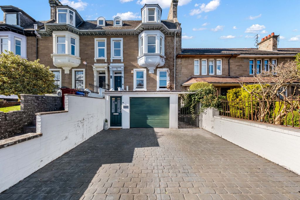 Property photo 1 of 36