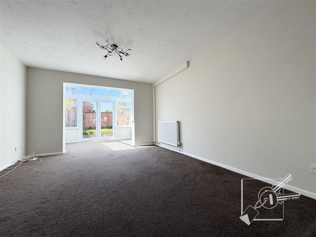 Property photo 2 of 12 Living Room