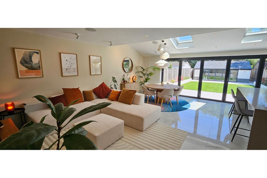 Property photo 2 of 35 Open Plan Living