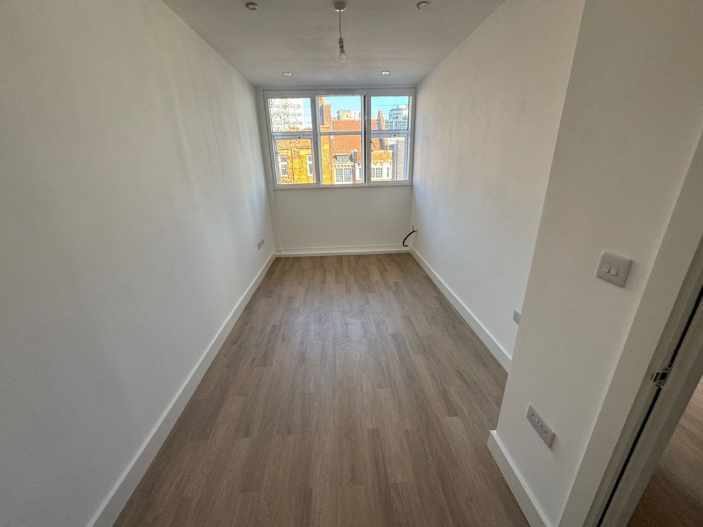 Property photo 3 of 5 Gallery