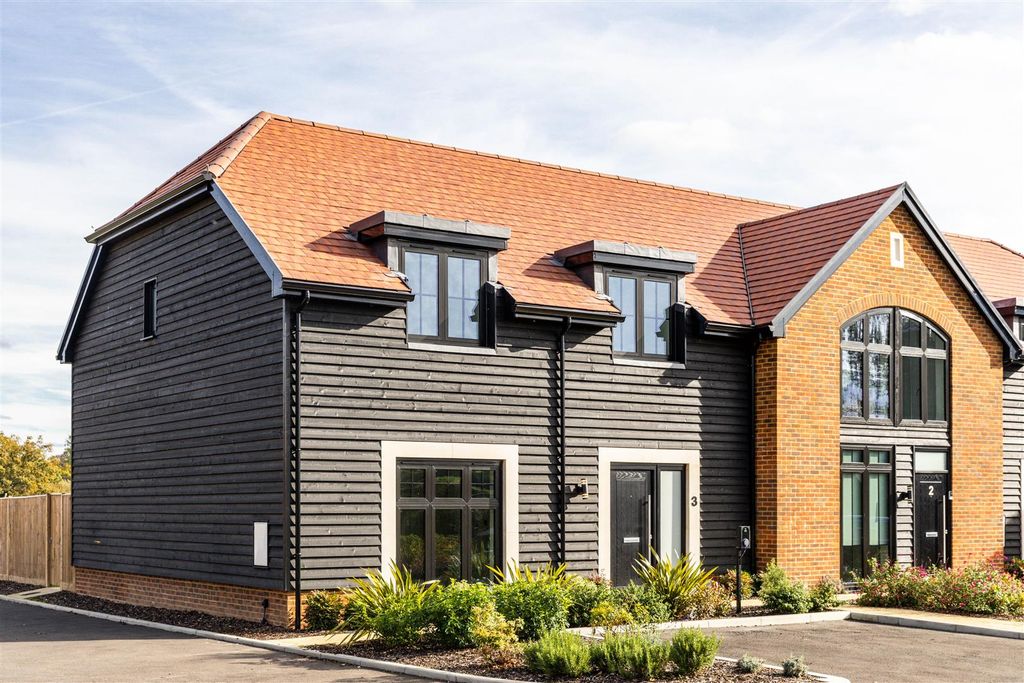 Property photo 1 of 22