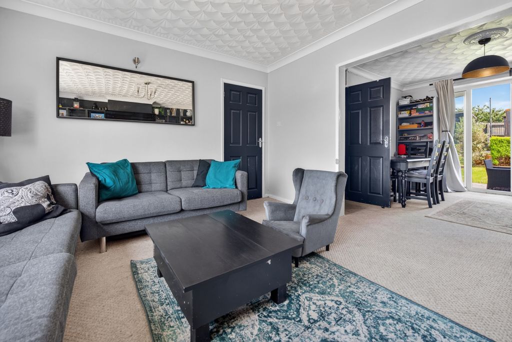 Property photo 2 of 17 5249875
