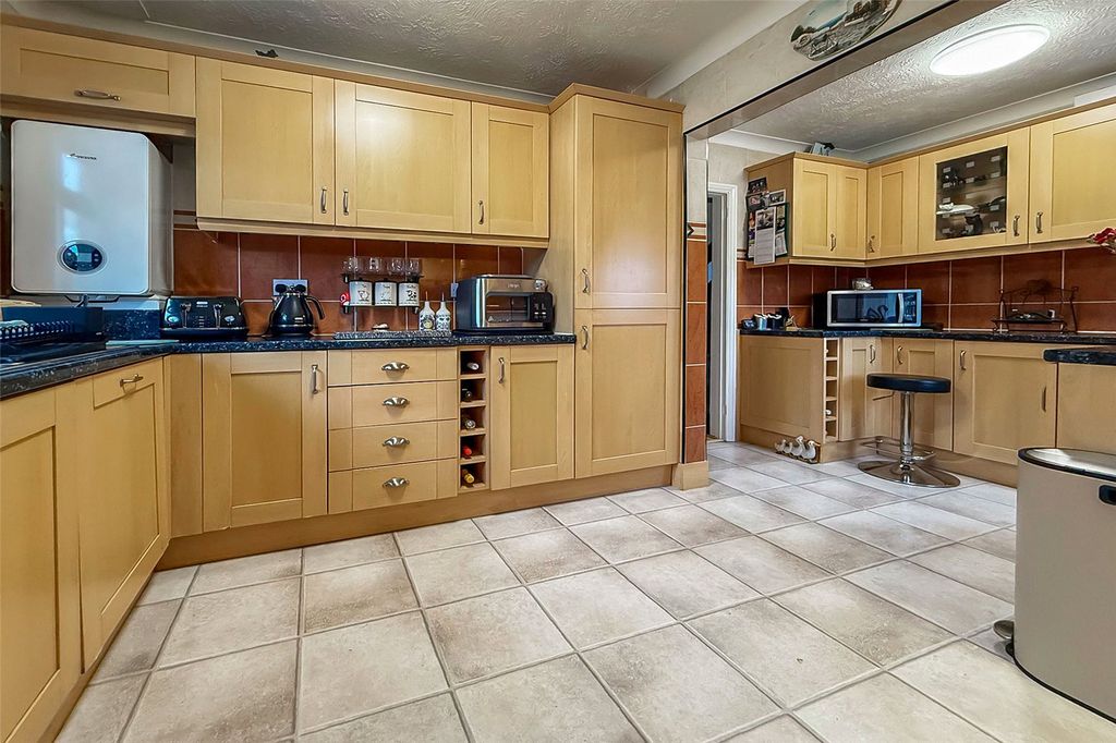 Property photo 3 of 27 Picture No. 21