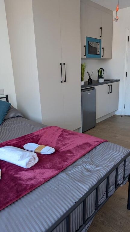 Property photo 2 of 9 Bedroom