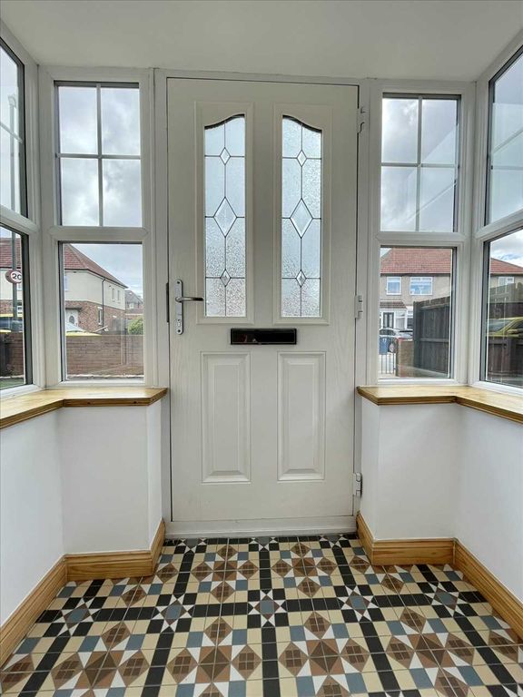 Property photo 2 of 17 Entrance Porch
